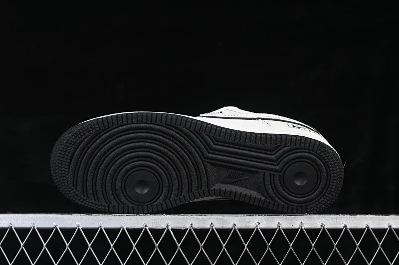 All categories Nk Air Force 1 Air Force series Nk Air Force 1 Low Air Force low-top Nike Air Force 1'07 Low Black Bugs Bunny Air Force 1 low-top casual sneakers JP8028-060